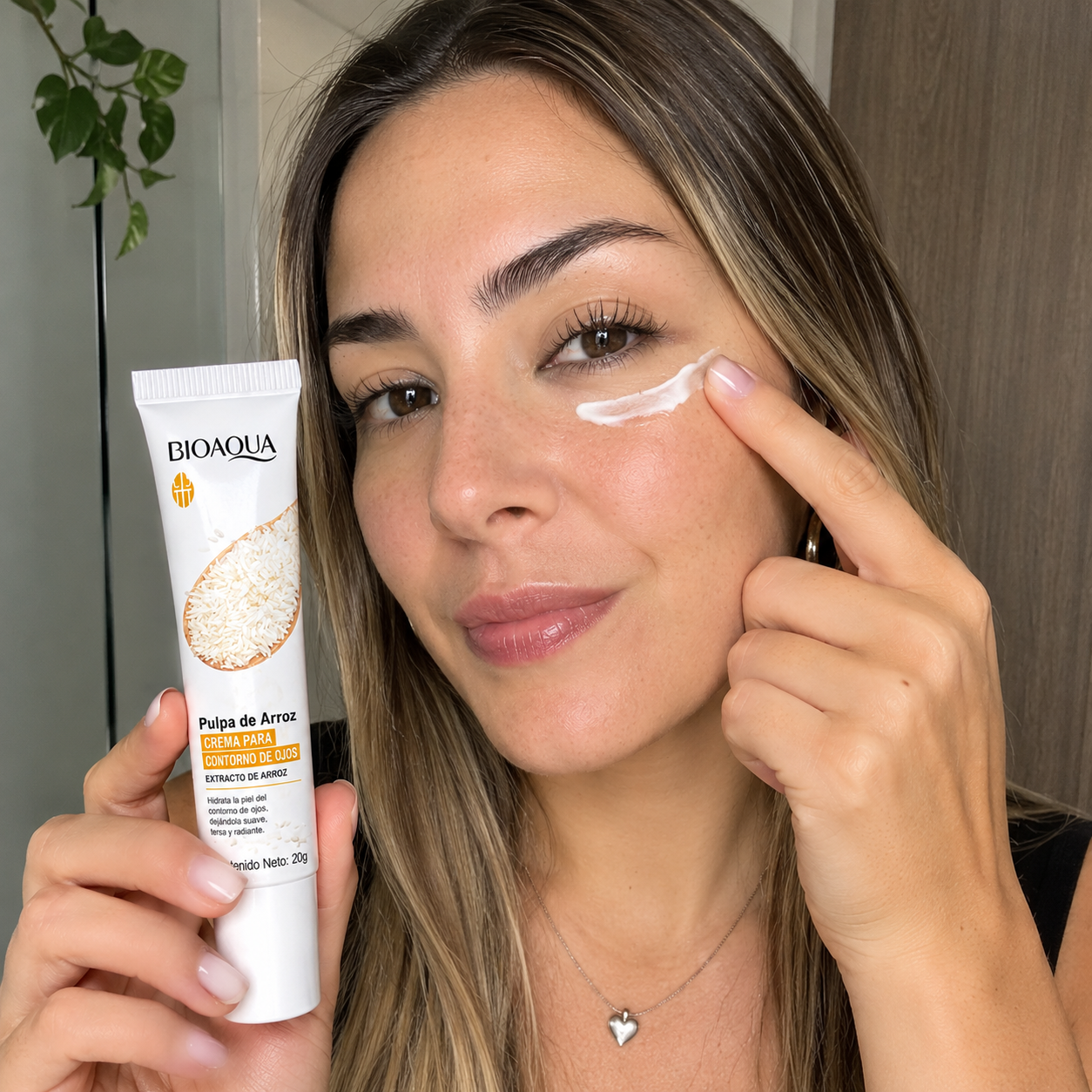 Carla Fernández - Compradora de Facebook